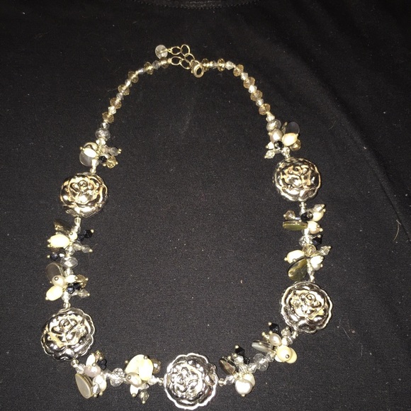 Silver and pearl necklace