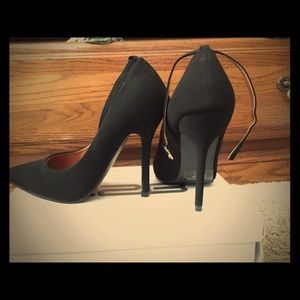 Brand new pair of shoes, never worn!