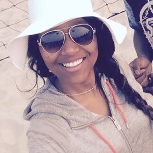 Meet your Posher, Charmaine