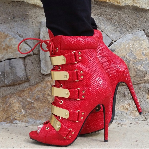 BNIB "On Fleek" Ankle High Shootie - Picture 2 of 2