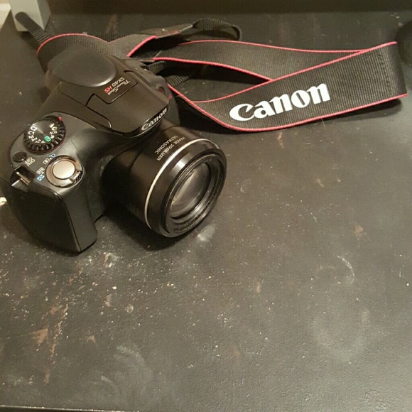 Barely used Canon SX40 HS 12.1 mega pixels