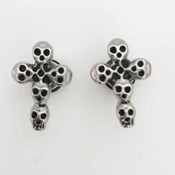 Stainless steel skulls cross stud ear screw stud
