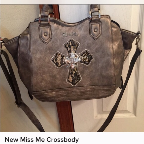 Miss me cross body