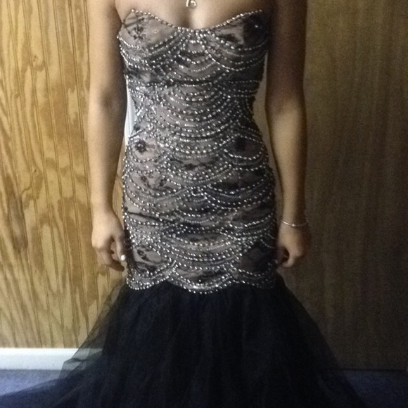 Prom dress - Picture 1 of 3