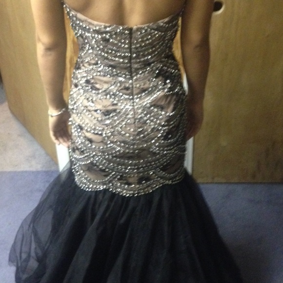 Prom dress - Picture 2 of 3