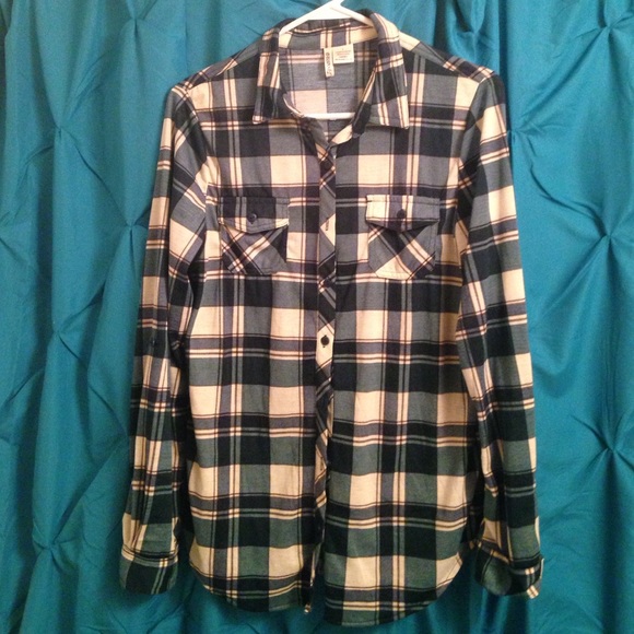 CLOSET CLEAROUT Buckle navy and green plaid shirt