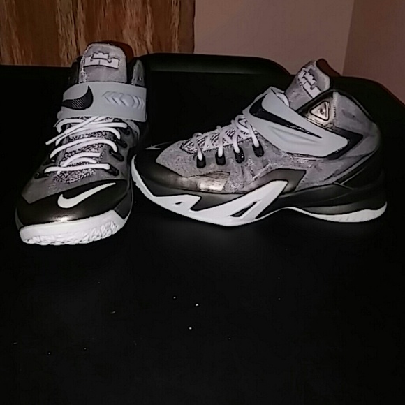 Lebron james 8 soldiers cool gray