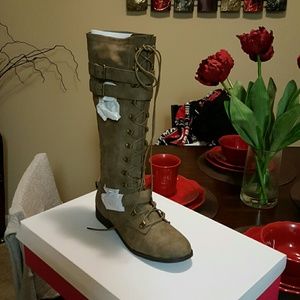 BRAND NEW Just Fab Boots