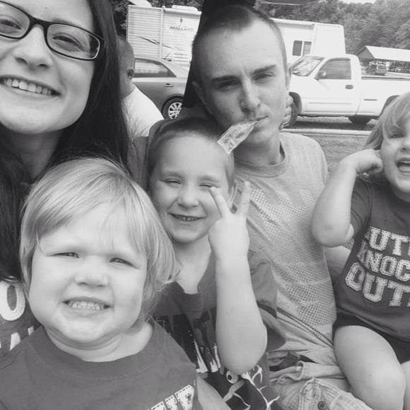 Meet your Posher, Jennifer - Picture 1 of 1