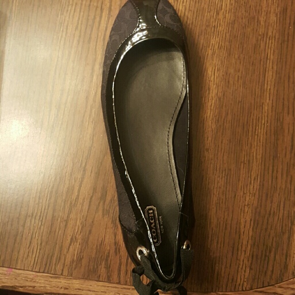 Coach flats