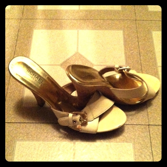 Michael kors heel shoes size 8.5