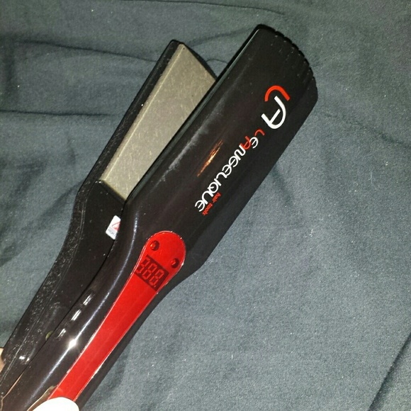 Le angelique hair straightner