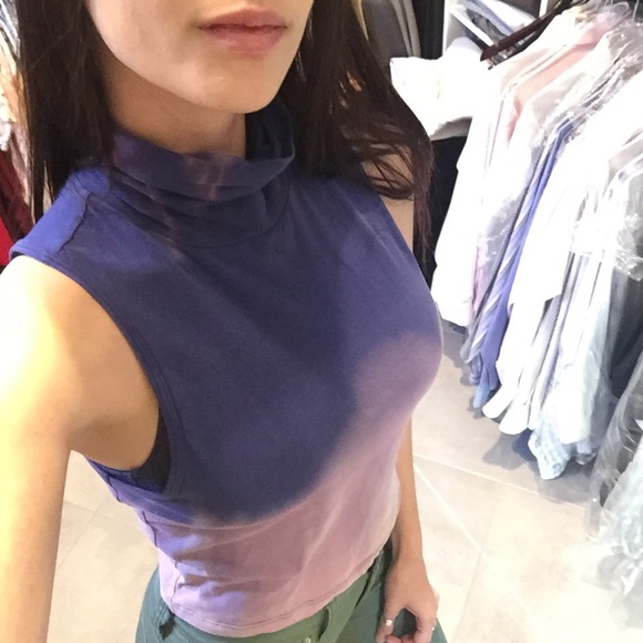 🚫SOLD🚫 Vintage Tie Dye Turtle Neck Crop Top Tank - Picture 3 of 4