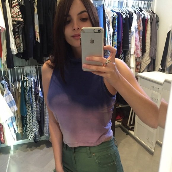 🚫SOLD🚫 Vintage Tie Dye Turtle Neck Crop Top Tank - Picture 4 of 4