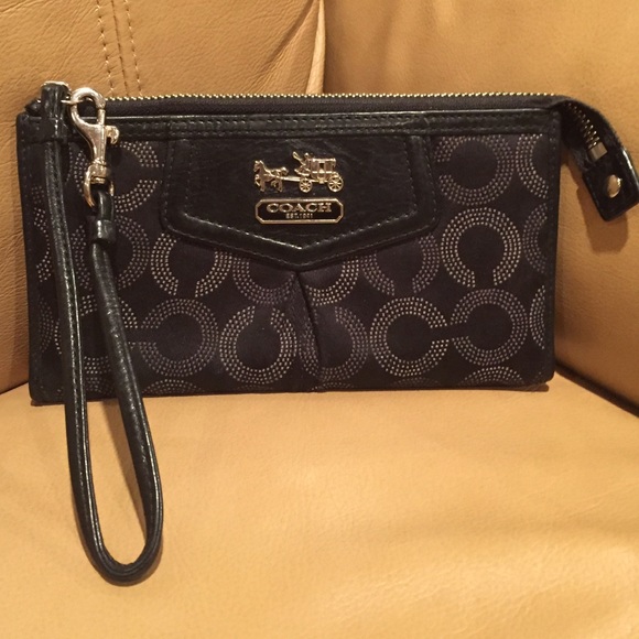 Authentic Coach Wristlet - Picture 1 of 4