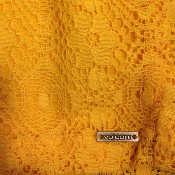 Volcom front zip skirt - Picture 2 of 2