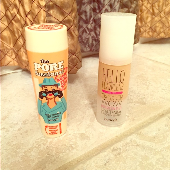 ❌SOLD❌Benefit Foundations, Oil Control, brush - Picture 1 of 4
