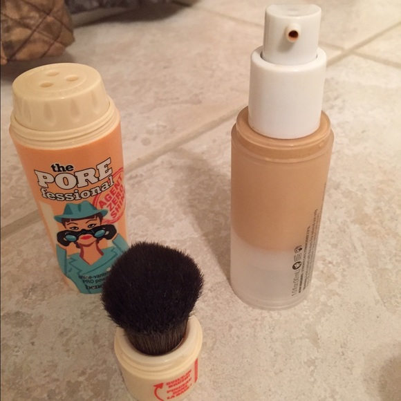 ❌SOLD❌Benefit Foundations, Oil Control, brush - Picture 2 of 4