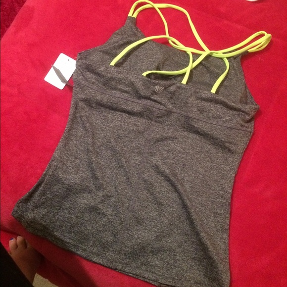 Workout Tank-Top - Picture 2 of 2