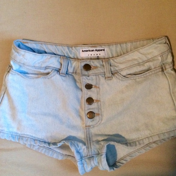 American apparel shorts!