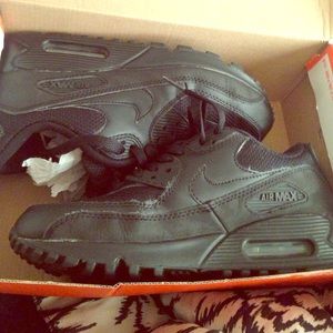 All black nike air Maxes