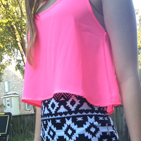 Pink Tanktop - Picture 3 of 4