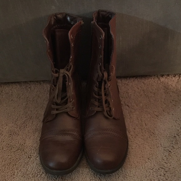 Combat boot
