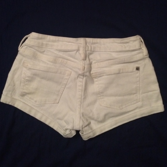 White PacSun denim shorts - Picture 2 of 4