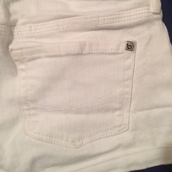White PacSun denim shorts - Picture 3 of 4