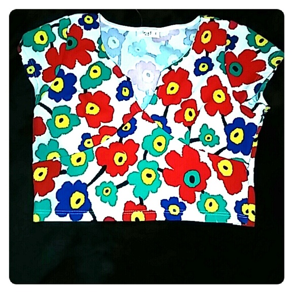 Floral v neck crop top