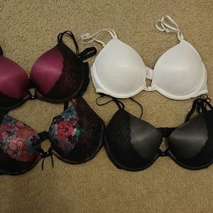 4 bras