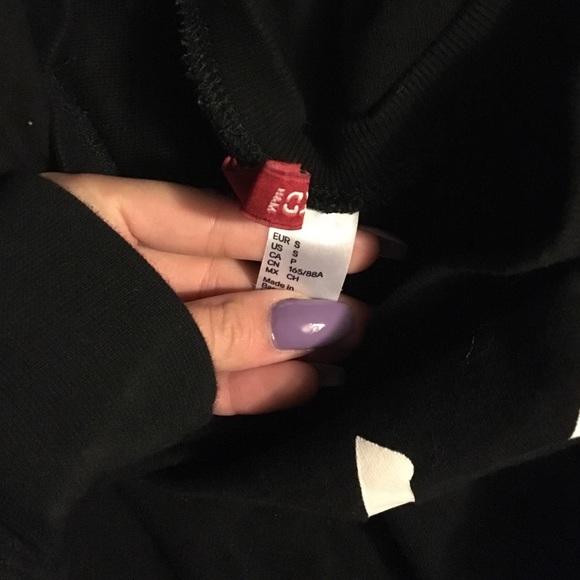 H&M pullover ‼️SOLD‼️ - Picture 2 of 2