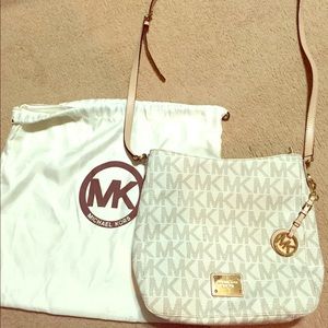 Michael kors cross body