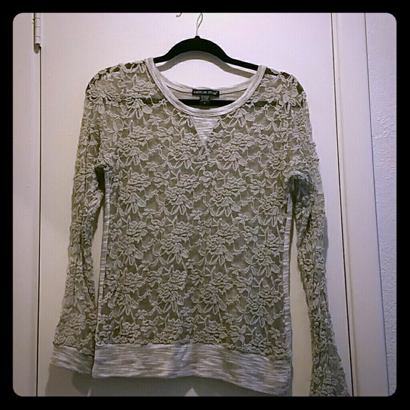 Long sleved laced American Dream layer top