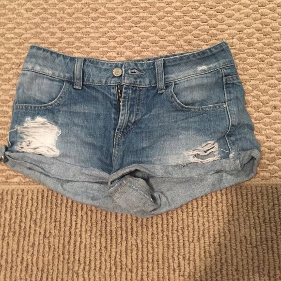 GUESS Jean Shorts - Picture 1 of 3