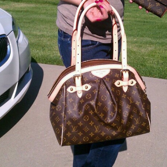 Louis Vuitton Tivoli pm