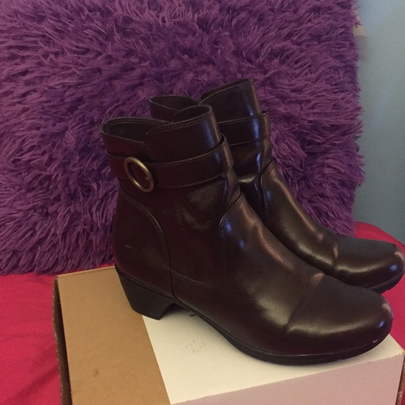 Chocolate Leather Ankle Boots !