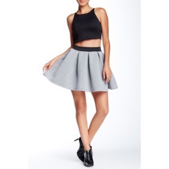 FINAL SALE! HP💋 NWT Heather Grey Skirt