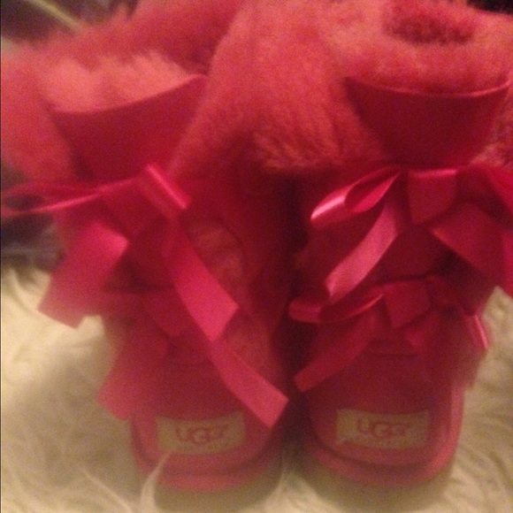 Size 6 pink uggs