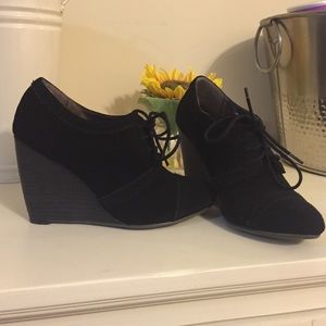 Size 7 Aldo Suede Lace-up Oxford Wedges