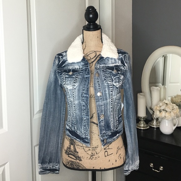 🎉HP!!🎉Denim Jacket - Picture 1 of 2