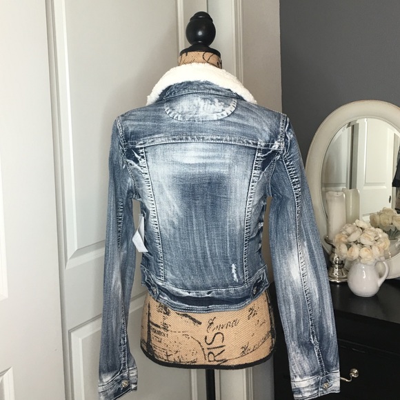 🎉HP!!🎉Denim Jacket - Picture 2 of 2