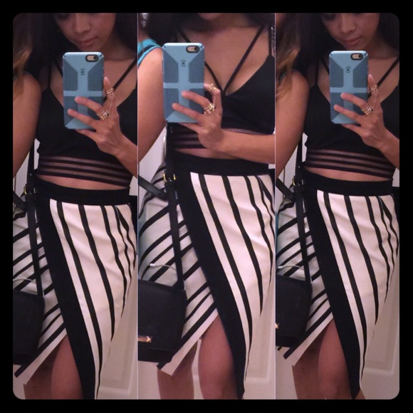 NWT Wrapped skirt XS
