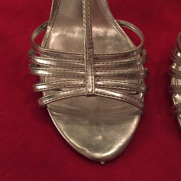 Ralph Lauren Formal Heels - Picture 3 of 3