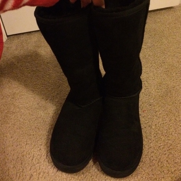 Tall black ugg boots