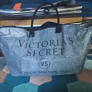 VS sparkling duffle bag