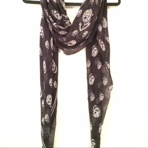 💀Black & White Designer-Inspired Skull Scarf💀
