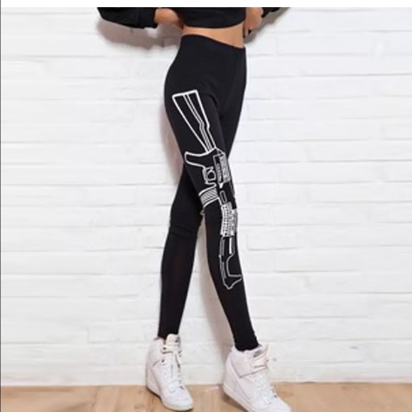 🎈🎈SALE! NWT Gun Leggings