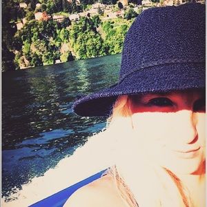 Meet your Posher, Liz