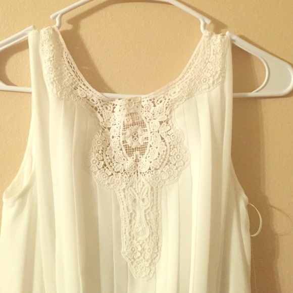 Jessica Simpson white dress